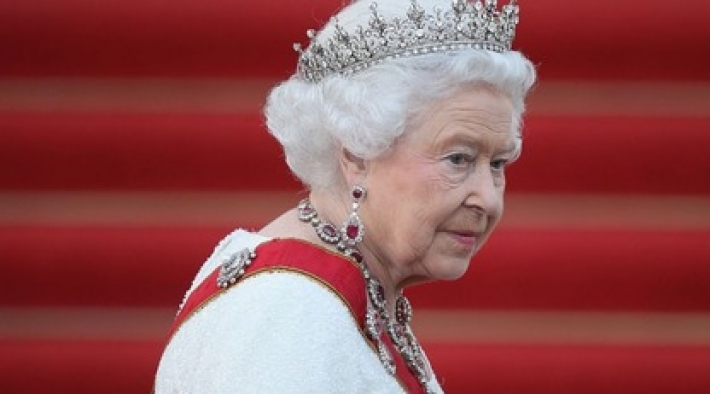 Королева Елизавета отказалась от давней рождественской традиции из-за опасений по поводу COVID-19