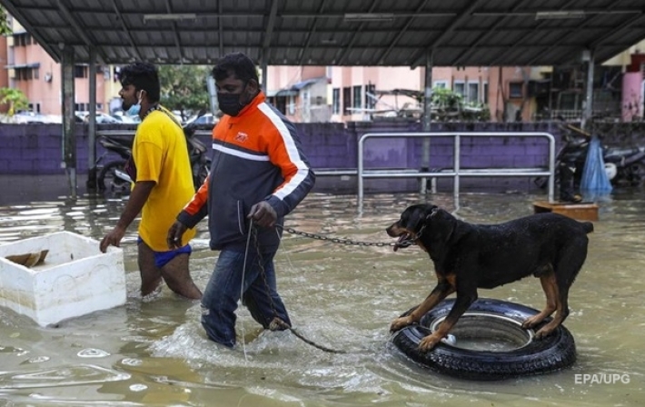 Малайзия страдает от сильнейших наводнений (видео)