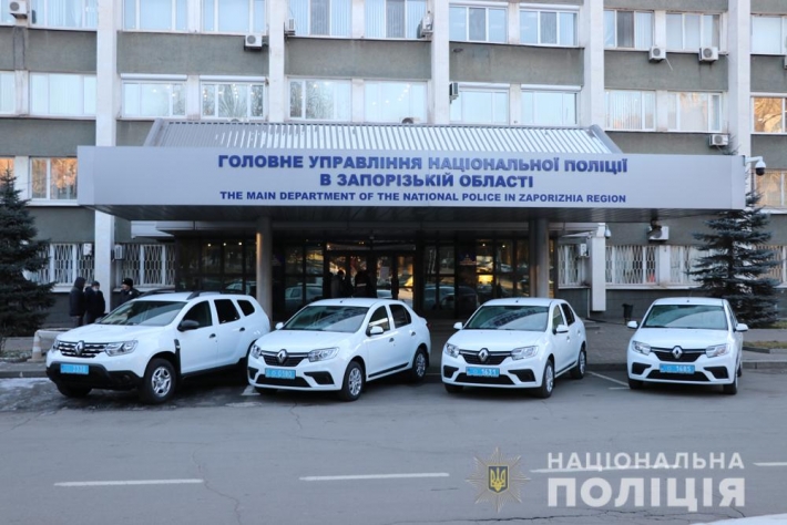 В Запорожье полиция получила четыре новых служебных автомобиля (фото)