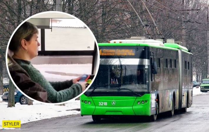 В Харькове водитель троллейбуса удивила необычным занятием во время движения: возмутительное видео