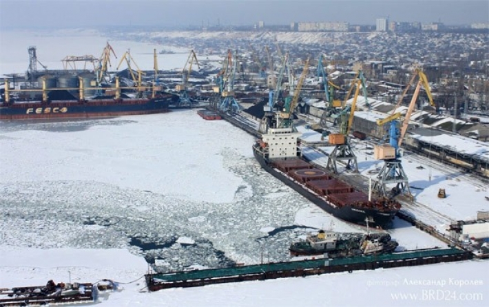 В морпорту Бердянска ограничили работу из-за снега