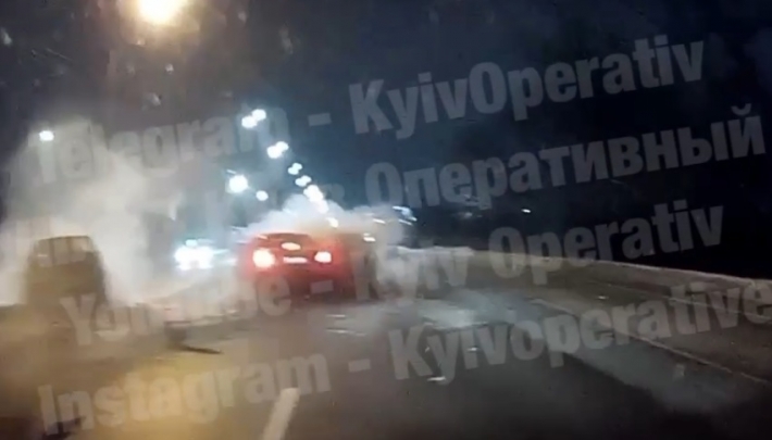 Шансов увернуться не было: появилось видео момента страшной аварии в Киеве