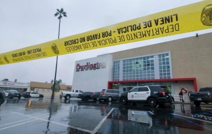 В Лос-Анджелесе полиция застрелила девочку в перестрелке с подозреваемым