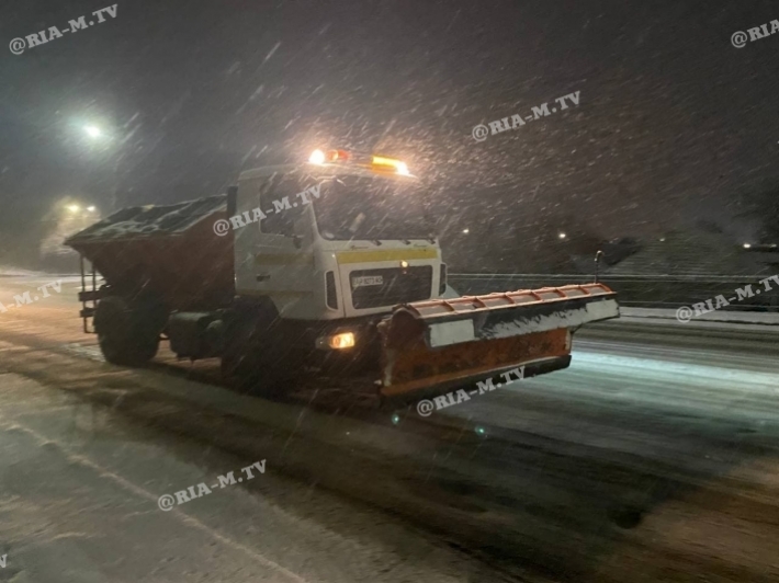 В Мелитополе снегопад и мороз – на дорогах гололедица (фото, видео)