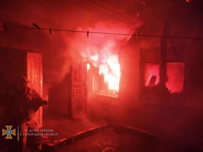 В Мелитополе вечером пылал частный дом (фото)