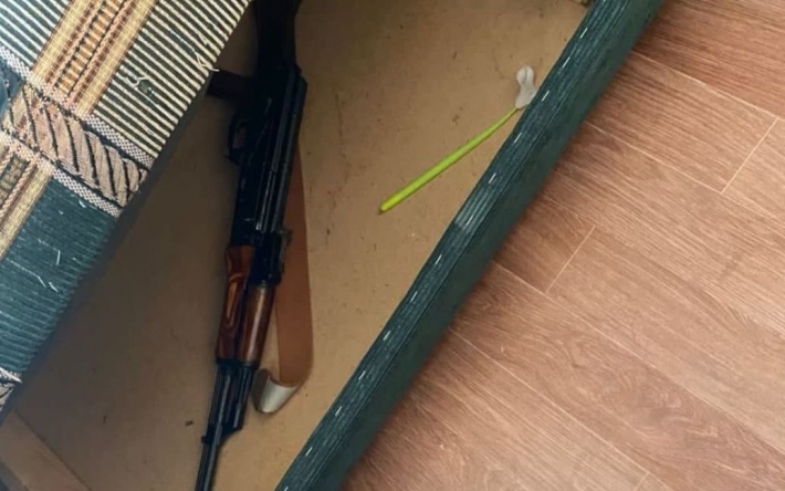 В России врач-анестезиолог пришел на работу с карабином и устроил стрельбу