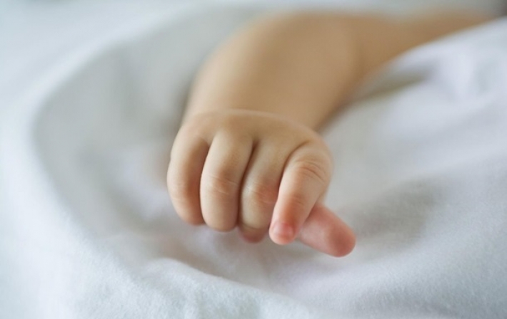 В Кривом Роге пятимесячный ребенок умер от алкогольной интоксикации