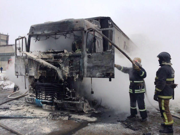 В Запорожской области загорелся грузовой автомобиль