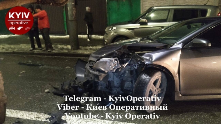 В Киеве неадекватный водитель устроил ДТП