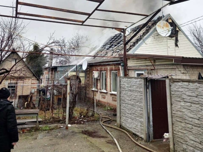 В Запорожье сгорела крыша жилого дома 