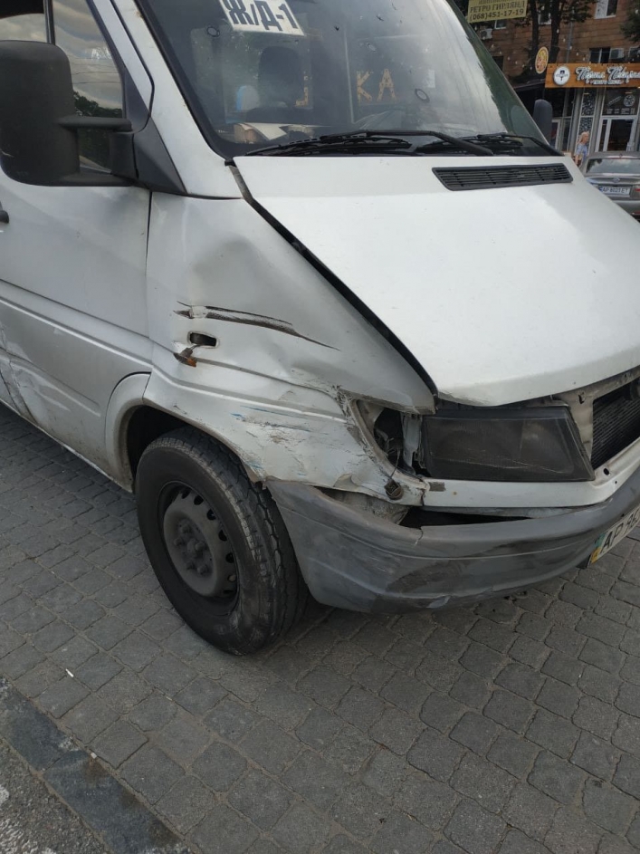 Водитель маршрутки в Запорожье, сбежавший с места аварии, шокировал 