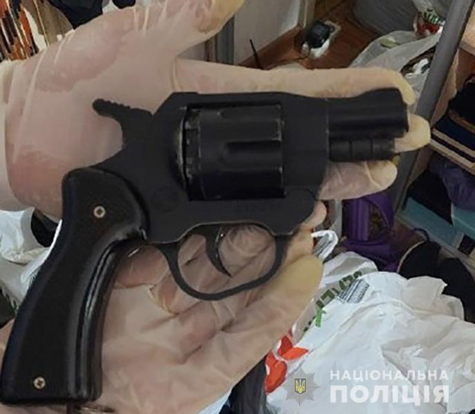 В Запорожье полицейские изъяли наркотиков на 17 000 гривен