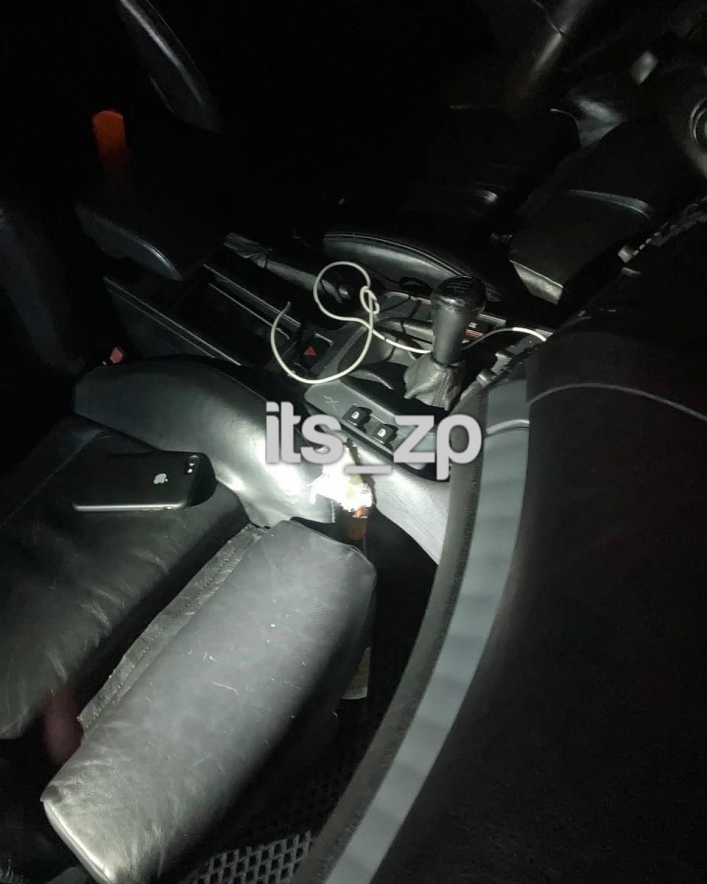 В Запорожье полиция нашла в авто оружие и "коктейль Молотова" (фото)