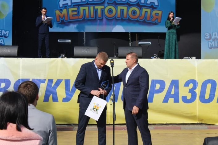 Кому в Мелитополе на главной сцене Дня города награды раздавали, фото 3
