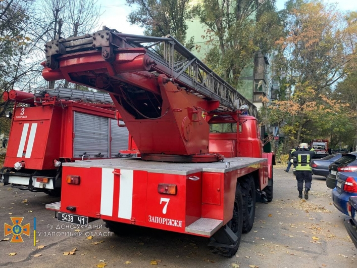 В Запорожье 18 спасателей тушили пожар в девятиэтажке 2