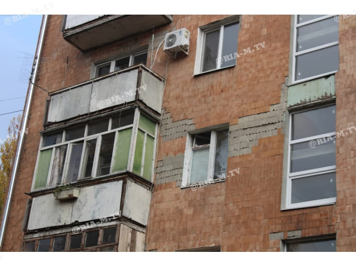 В Мелитополе жильцы многоэтажки каждый день рискуют своей жизнью (фото, видео)