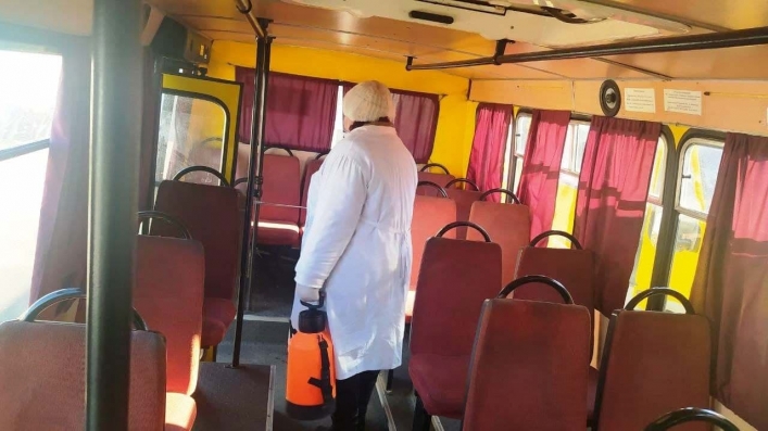 В пригородных автобусах в Мелитополе появились дезинфекторы 2