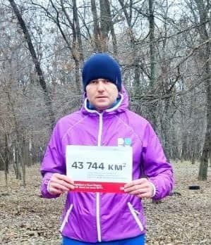 а Андрей Жорняк принимает участие в Нью-йоркськом марафоне