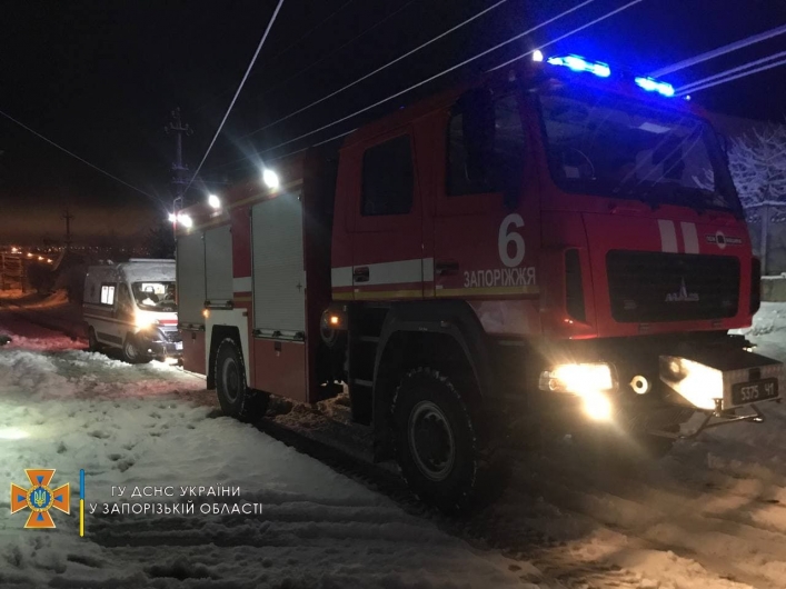 В Мелитопольском районе две легковушки попали в снежную ловушку 