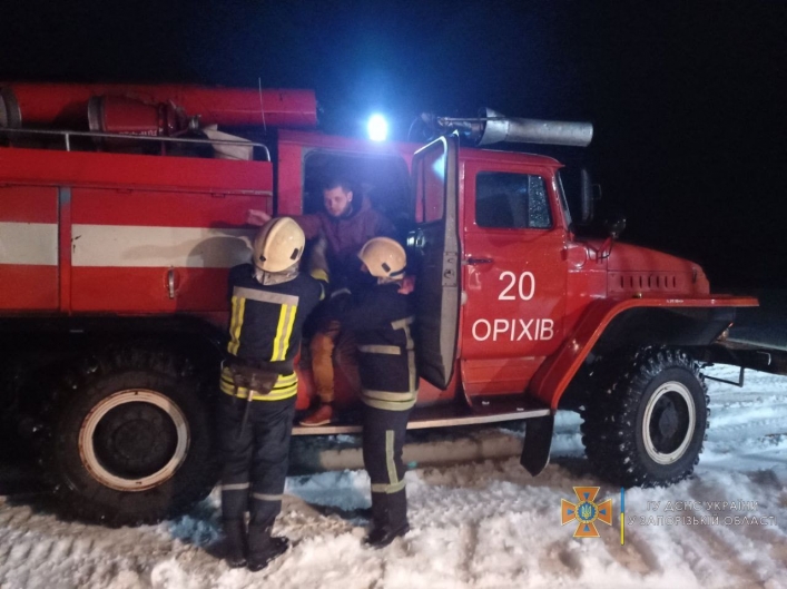 В Запорожской области на трассе за сутки спасли 69 человек (фото)