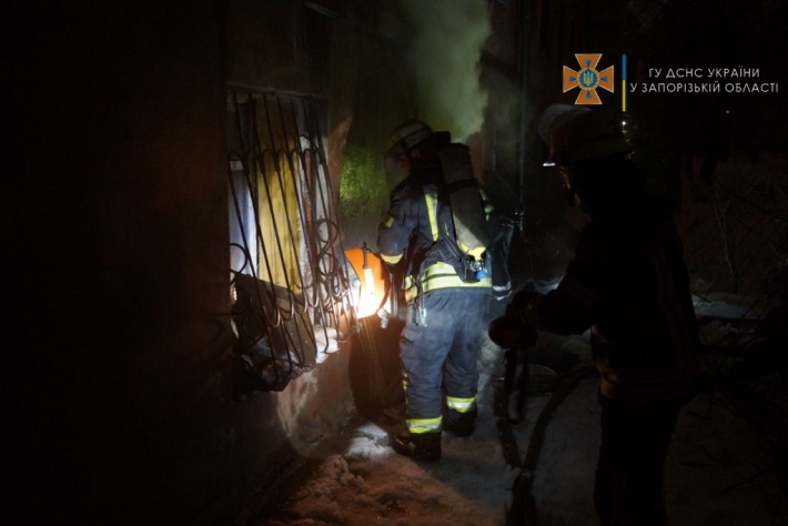 В Запорожье во время пожара в многоэтажке погиб 57-летний мужчина