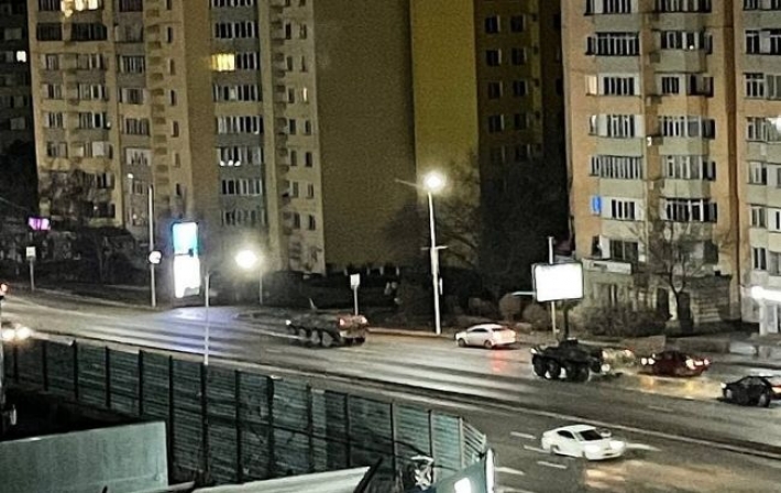 Город закрыт. В Алматы введен комендантский час, прибыла бронетехника