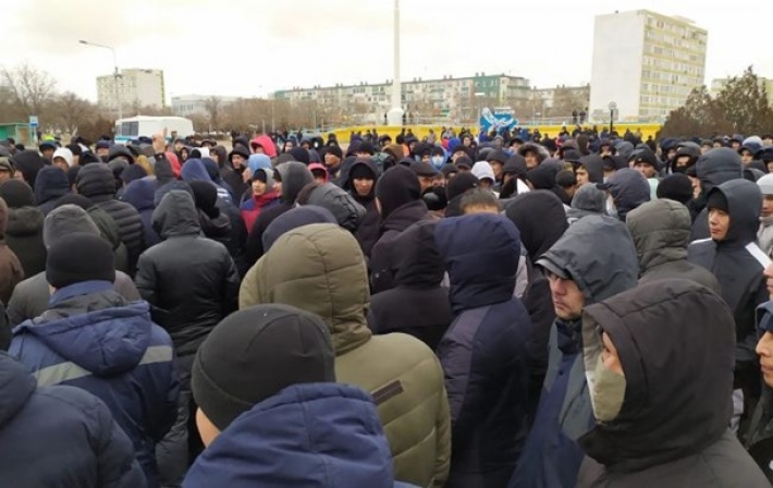 В Казахстане штурмуют резиденцию президента