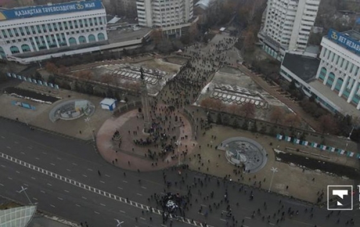 В Алматы захватили президентскую резиденцию - СМИ (видео)