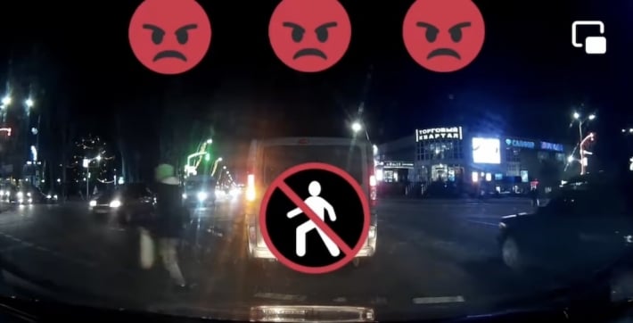 В Мелитополе подросток-камикадзе кинулся под колеса авто (видео)