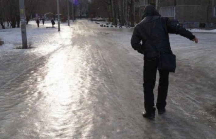 Гололед в 18 областях: 11–12 января в Украине будет скользко