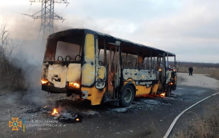 В Днепропетровской области загорелся автобус (фото)