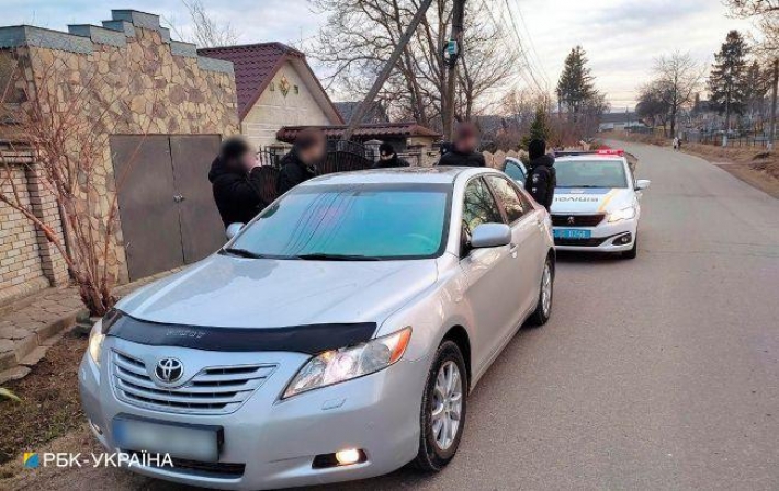 Пытался сбежать из города: полиция задержала мужчину, устроившего стрельбу в Черновцах