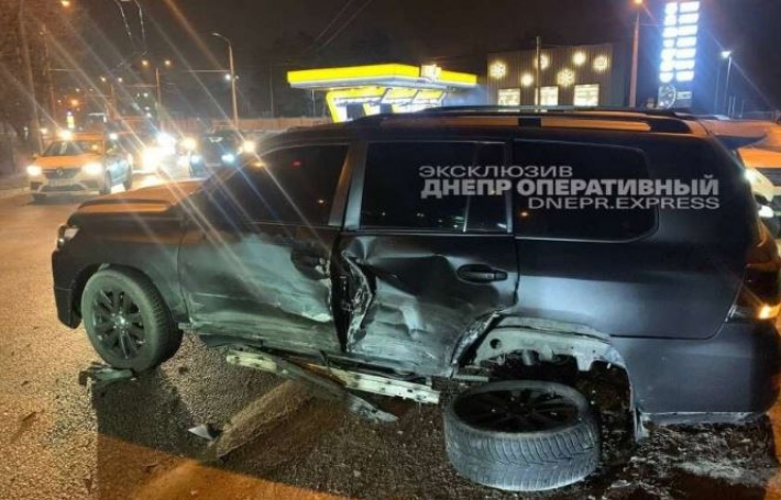 Жесткое ДТП с участием Ford и Toyota на Марии Лисиченко в Днепре: трое пострадавших