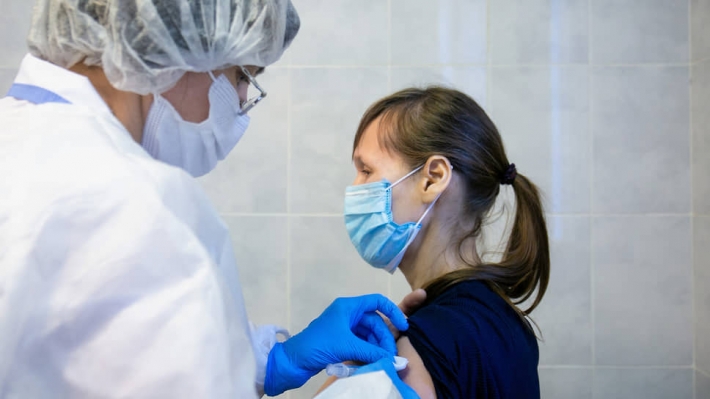 За вакцинированных пациентов семейные врачи получат премии - появился стимул