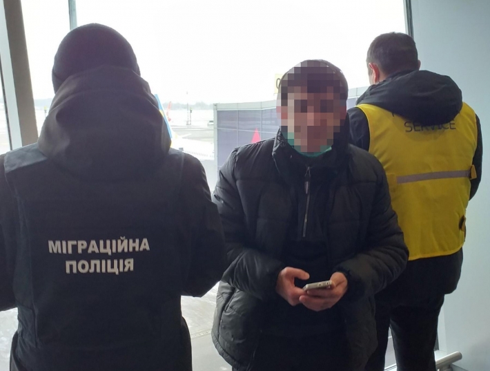 Криминального иностранца депортировали из Запорожской области (фото)