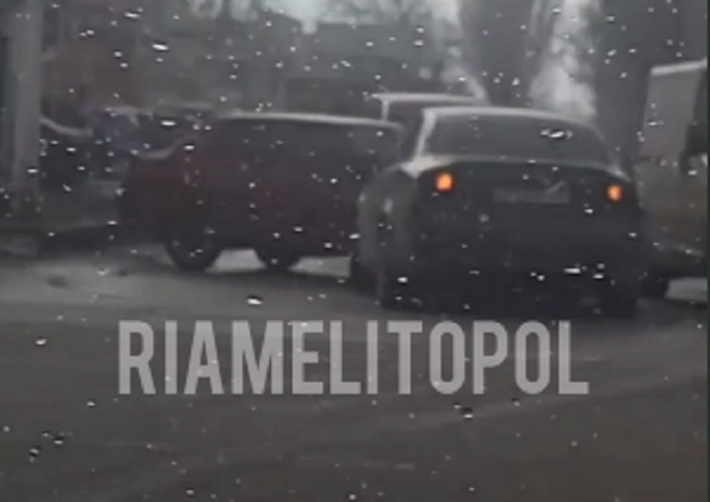 В Мелитополе на "заколдованном" перекрестке очередное ДТП (видео)
