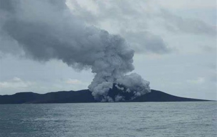 Ударные волны от извержения вулкана в Тонга дошли до Украины (видео)