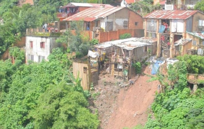 Мадагаскар затопили наводнения, есть жертвы (видео)