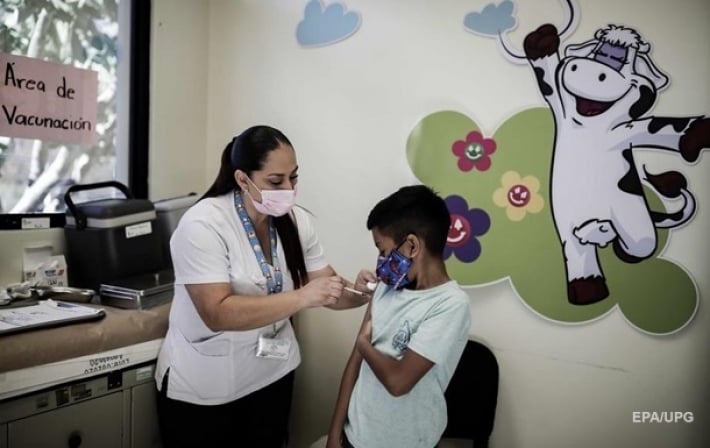 В Бразилии у ребенка после вакцинации остановилось сердце - СМИ
