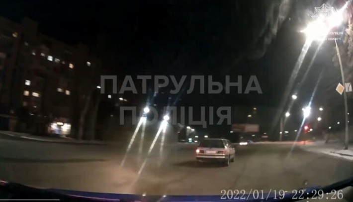 В Запорожье от патрульных убегал в стельку пьяный водитель (видео)