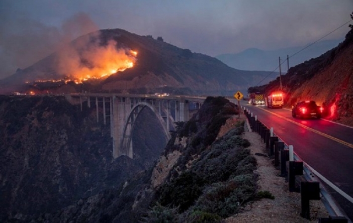 В США снова пылают масштабные лесные пожары (видео)