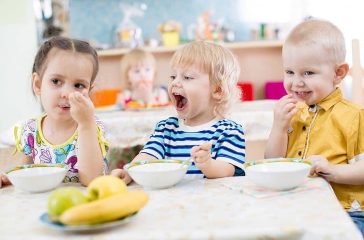 Фалафель из гороха, бигос и фиш-болы – чем теперь кормят малышей в детских садах Мелитополя (фото)