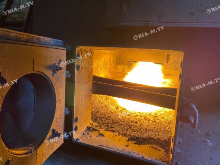 В Мелитополе горожане жалуются на отравление горящими шинами – что говорят на заводе (фото, видео)