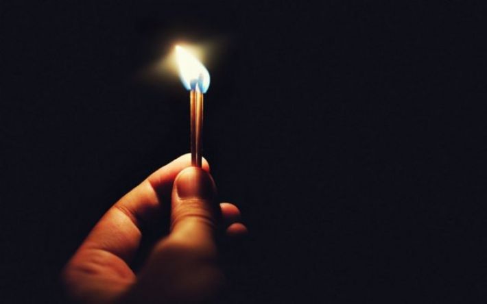 Сидите без света - жительница Мелитополя пожаловалась на незаконное отключение электроэнергии
