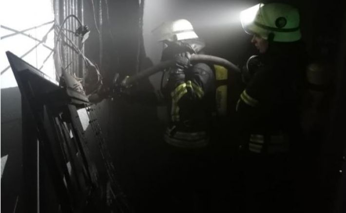 В Киеве вспыхнул пожар в новострое: подробности и фото