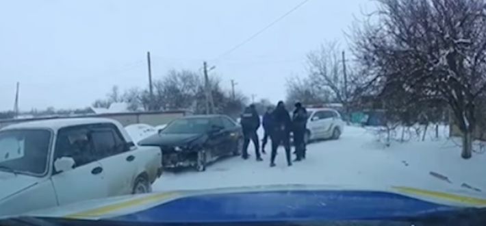 В Бердянске пьяный водитель совершил ДТП и посадил за руль подростка