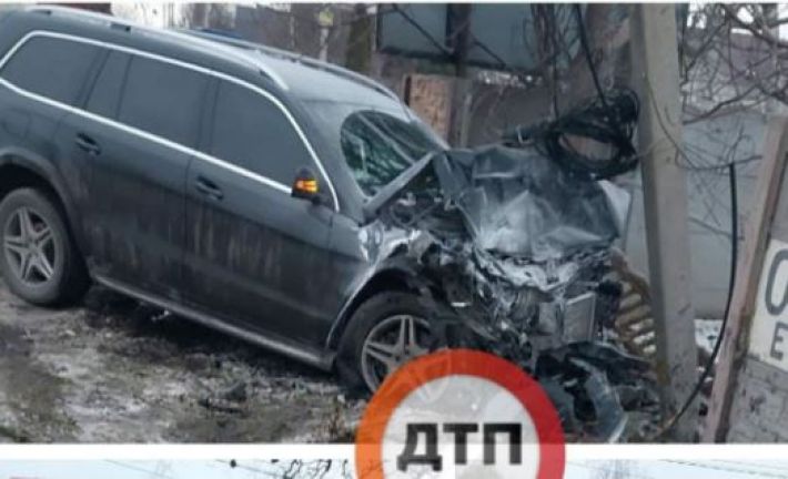 Водитель потерял сознание: под Киевом произошло ДТП с возгоранием, фото