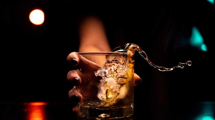 Врач-гастроэнтеролог рассказала, чем грозит злоупотребление алкоголем ЖКТ