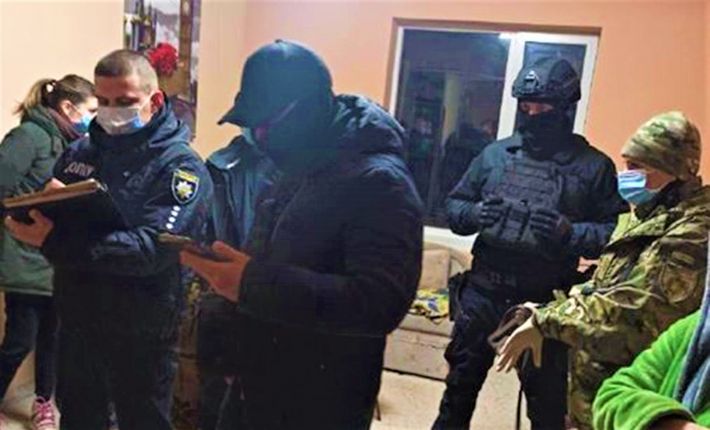 В Запорожье при обыске обнаружены килограммы наркотиков (фото)