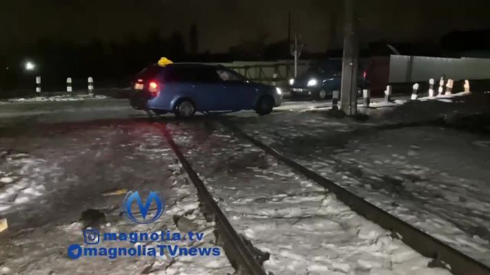 Чудом никто не погиб: под Киевом маршрутчик устроил страшное ДТП, видео